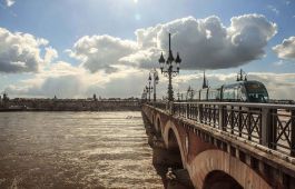 Bordeaux, le pompon sur la Garonne