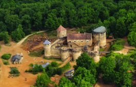 Gu&eacute;delon, sur les traces des chevaliers